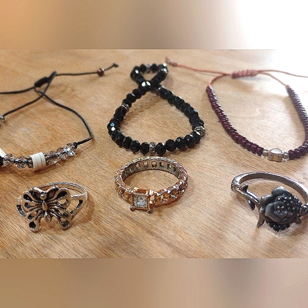 Bracelet & Rings Lot  6 piece fashion jewelry